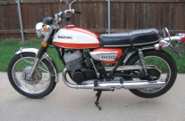 Suzuki T500